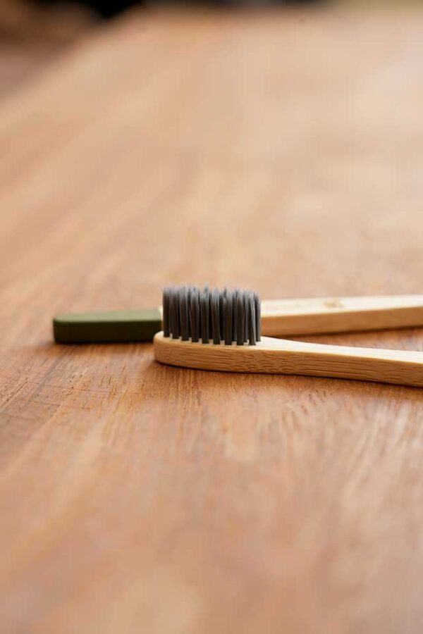 Cepillo dental de madera para niño Rosado - Imagen 2